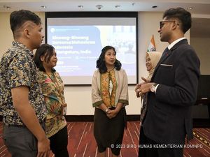 Temui Mahasiswa RI di Bengaluru, Menkominfo Bahas soal Kedaulatan Digital Temui Mahasiswa RI di Bengaluru, Menkominfo Bahas soal Kedaulatan Digital