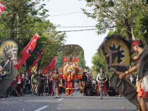 Intip Kemeriahan Karnaval Budaya Klaten di Peringatan HUT RI Ke-78 Intip Kemeriahan Karnaval Budaya Klaten di Peringatan HUT RI Ke-78