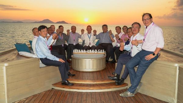 Momen Kapolri-Delegasi AMMTC Nikmati Senja di Labuan Bajo
