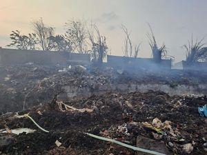 DLH DKI: Kebakaran di Bantargebang dari Gubuk Pemulung di Luar TPST DLH DKI: Kebakaran di Bantargebang dari Gubuk Pemulung di Luar TPST