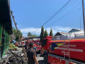 Duduk Perkara Mobil Damkar Majene Disandera Warga Duduk Perkara Mobil Damkar Majene Disandera Warga