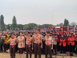 OJK-LPS Minta Anak Muda Nabung di Bank, Jangan di Bawah Kasur