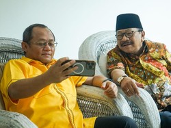 Pakde Karwo Turun Gunung Dampingi Sarmuji Menangkan Golkar Jatim