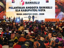 Pesan Jaga Integritas saat Pelantikan 127 Anggota Bawaslu se-Jabar