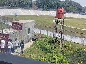 Viral Aksi 5 Pelajar SMK Bully Teman Sekolah, Pelaku Diamankan Viral Aksi 5 Pelajar SMK Bully Teman Sekolah, Pelaku Diamankan