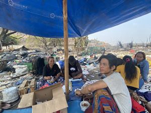 Pilu Korban Kebakaran di TPST Bantargebang: Barang Ludes-Belum Dapat Bantuan