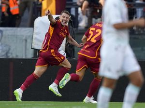 Roma Vs Salernitana: Tanpa Mourinho, I Lupi Ditahan 2-2 Roma Vs Salernitana: Tanpa Mourinho, I Lupi Ditahan 2-2