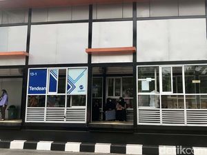 Beroperasi Kembali, Begini Kondisi Terkini Halte Tendean Usai Terbakar Beroperasi Kembali, Begini Kondisi Terkini Halte Tendean Usai Terbakar
