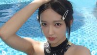 7 Momen Cheng Xiao Liburan di Bali, Digosipkan Selingkuh dengan Tony Leung