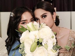 Fuji Panik Dapat Bunga Pengantin Azizah Putri Andre Rosiade-Pratama Arhan