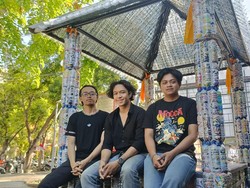 Unik, Mahasiswa di Denpasar Bangun Gazebo Berbahan Ribuan Botol Bekas