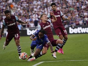 James Ward-Prowse: Debut Manis di West Ham, Hancurkan Chelsea James Ward-Prowse: Debut Manis di West Ham, Hancurkan Chelsea