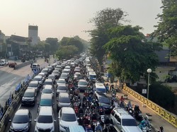 Jl Basuki Rahmat Arah Tebet Tetap Macet Pagi Ini Meski ASN DKI WFH 50%