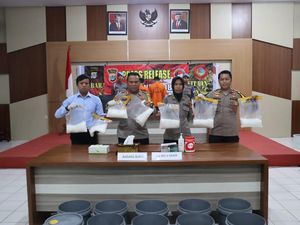 Oknum Anggota Polda Sultra Terlibat Penyelundupan 6,9 Kg Sabu Terancam PTDH Oknum Anggota Polda Sultra Terlibat Penyelundupan 6,9 Kg Sabu Terancam PTDH