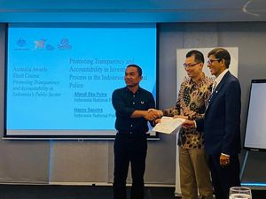 Perwira Polda Jabar Raih Penghargaan di Australia Awards Short Courses