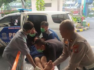 Seorang Jemaah Tablig Akbar di Istiqlal Pingsan, Dilarikan ke RS Seorang Jemaah Tablig Akbar di Istiqlal Pingsan, Dilarikan ke RS