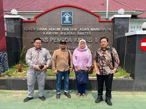Pilu Encu yang Masih Menjalani Pemulihan Stroke Ditahan di LP Tangerang Pilu Encu yang Masih Menjalani Pemulihan Stroke Ditahan di LP Tangerang