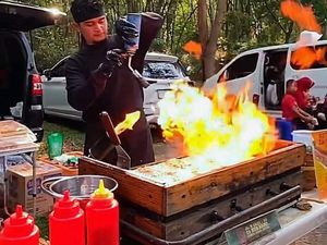 Terinspirasi Roti John, Dudi Bikin Roti Zayn dengan Semburan Api