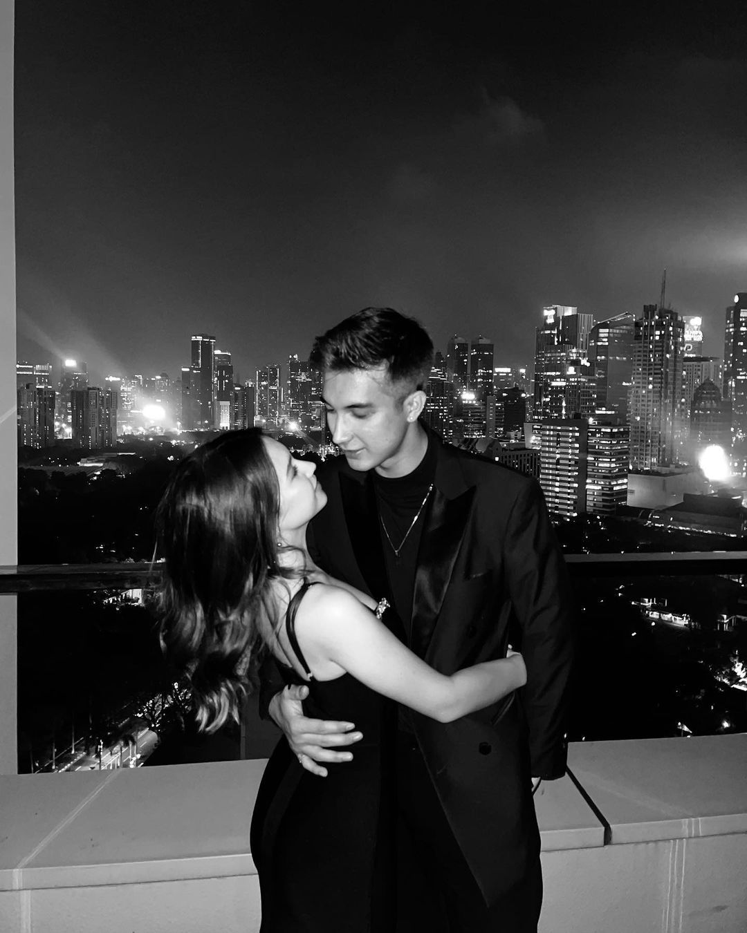 Sandrinna Michelle dan Junior Roberts