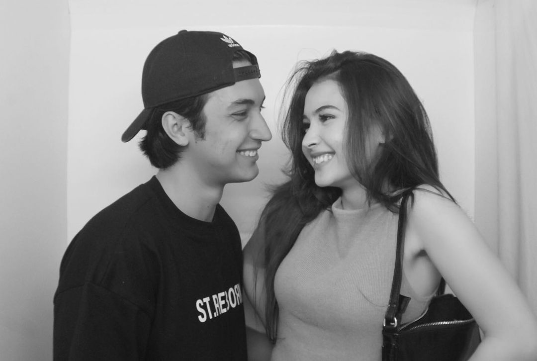 Sandrinna Michelle dan Junior Roberts