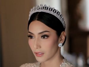 8 Foto Artis yang Tampil Cantik Pakai Mahkota Saat Nikah, Bak Putri Raja 8 Foto Artis yang Tampil Cantik Pakai Mahkota Saat Nikah, Bak Putri Raja