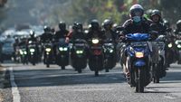 Potret Warga Bandung Pakai Masker untuk Lindungi Diri dari Polusi