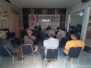 Heran Namanya Tak Ada di DCS Bacaleg, Dedi dan Iceu Datangi KPU Tasik