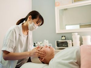 Mencoba Lhala Peel, Perawatan Eksofoliasi Wajah Lembut Ala Korea di Skin Plus Mencoba Lhala Peel, Perawatan Eksofoliasi Wajah Lembut Ala Korea di Skin Plus