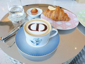 5 Kafe Brand Fashion Mewah yang Sajikan Kopi Spesial, DIOR hingga Gucci