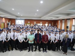 Pesan Anwar Sadad Bakar Semangat Maba Unesa Songsong Indonesia 2045