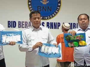 Bawa Sabu 1,1 Kg dalam Kemasan Susu, Santoso Ditangkap! Bawa Sabu 1,1 Kg dalam Kemasan Susu, Santoso Ditangkap!