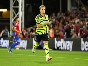 Bukan Saka, Kenapa Odegaard yang Ambil Penalti Arsenal?