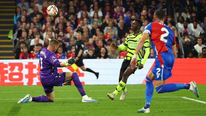 Soccer Football - Premier League - Crystal Palace v Arsenal - Selhurst Park, London, Britain - August 21, 2023 Arsenals Eddie Nketiah misses a chance to score REUTERS/Toby Melville EDITORIAL USE ONLY. No use with unauthorized audio, video, data, fixture lists, club/league logos or live services. Online in-match use limited to 75 images, no video emulation. No use in betting, games or single club /league/player publications.  Please contact your account representative for further details.