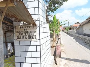 Dusun di Kediri: Aparat Pemerintah, Polri, dan TNI Dilarang Masuk Dusun di Kediri: Aparat Pemerintah, Polri, dan TNI Dilarang Masuk