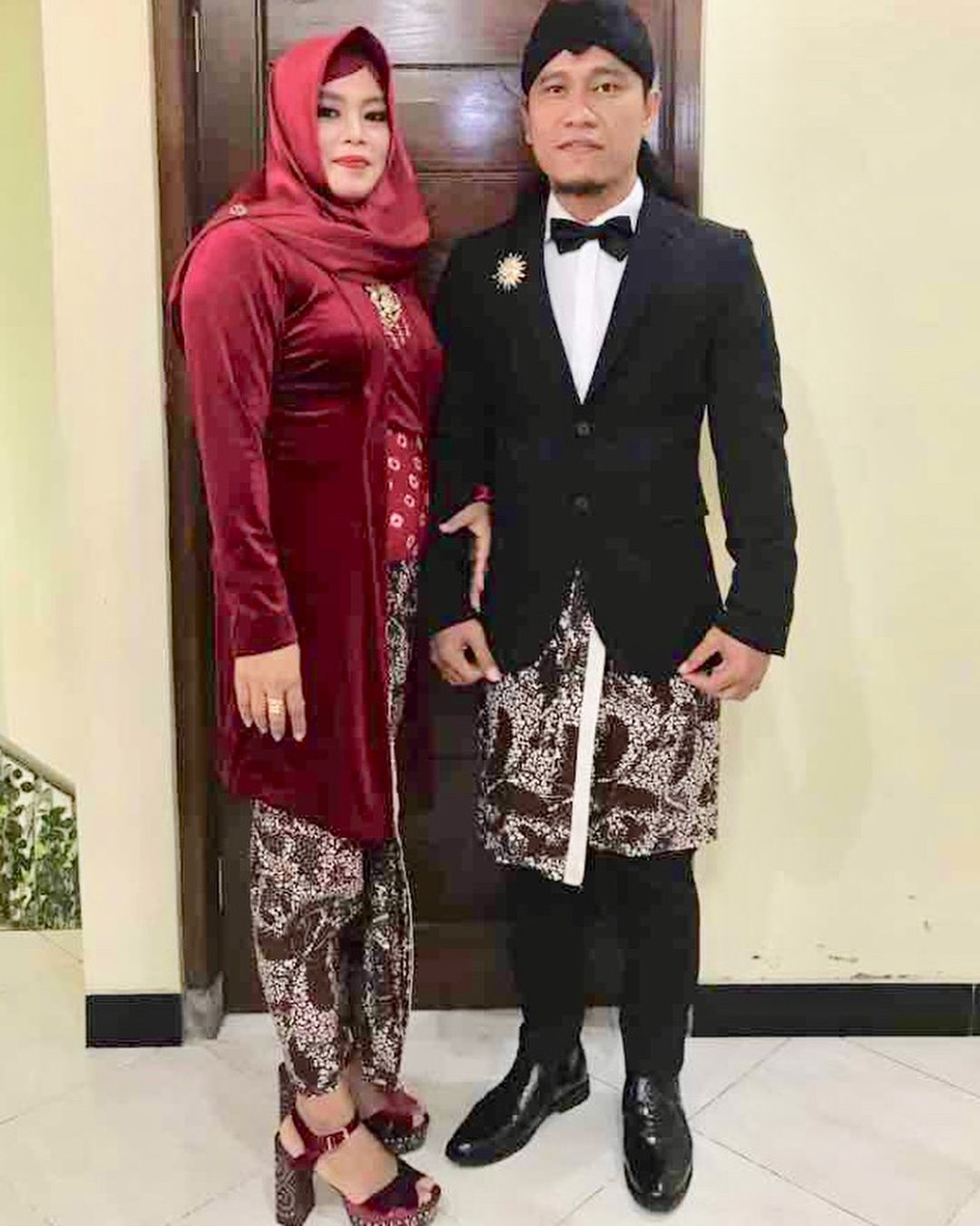 Gus Miftah dan Istri