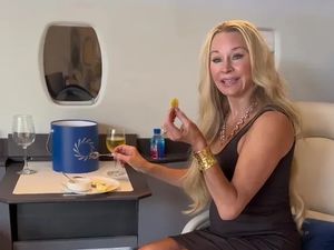 Viral Interior Rumah Crazy Rich yang Dihujat, Ruang Tamu Bertema Private Jet Viral Interior Rumah Crazy Rich yang Dihujat, Ruang Tamu Bertema Private Jet