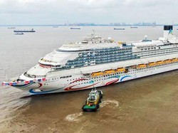 Top! Kapal Pesiar Besar Buatan China Mulai Pelayaran Perdana