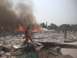 Kebakaran Tumpukan Sampah di Cengkareng, 17 Unit Damkar Dikerahkan