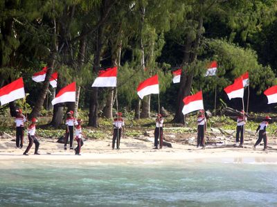 Khidmat Pengibaran Merah Putih di Tapal Batas RI-Palau