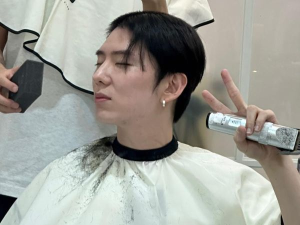 Foto Proses Kihyun MONSTA X Potong Rambut hingga Berangkat Wamil
