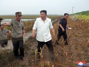 Kim Jong Un Ngomel Lagi Soal Kerusakan Akibat Banjir Kim Jong Un Ngomel Lagi Soal Kerusakan Akibat Banjir
