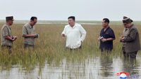 Aksi Kim Jong Un Turun ke Sawah, Mau Apa?