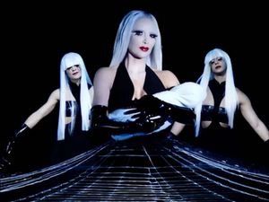 Penampilan Seram Kim Kardashian di American Horror Story, Tak Dikenali Penampilan Seram Kim Kardashian di American Horror Story, Tak Dikenali