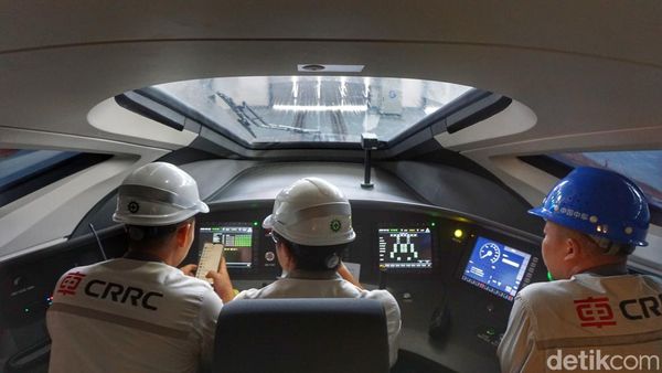 Melihat Lebih Dekat Perawatan Kereta Cepat di Depo Tegalluar Bandung