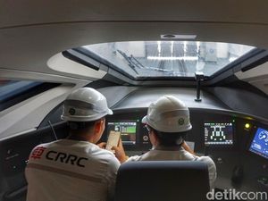 Melihat Lebih Dekat Perawatan Kereta Cepat di Depo Tegalluar Bandung