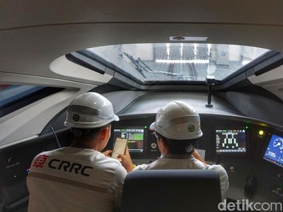 Melihat Lebih Dekat Perawatan Kereta Cepat di Depo Tegalluar Bandung