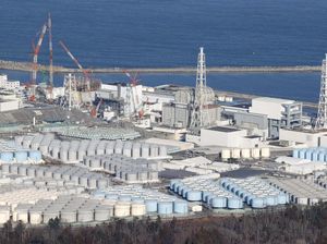 Melihat Penyimpanan Air Terkontaminasi Radiasi Nuklir di Fukushima Daiichi Melihat Penyimpanan Air Terkontaminasi Radiasi Nuklir di Fukushima Daiichi