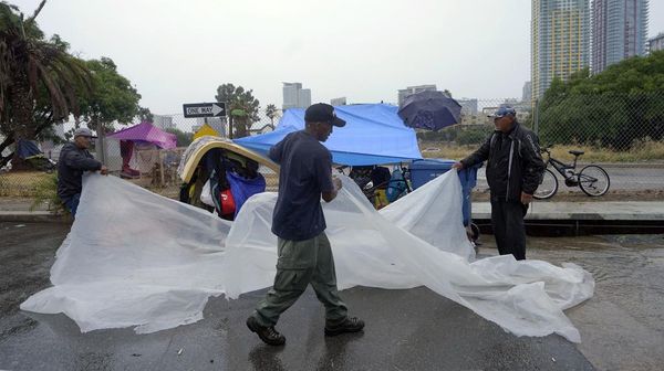 Nestapa Tunawisma di California Saat Badai Hilary Menerjang