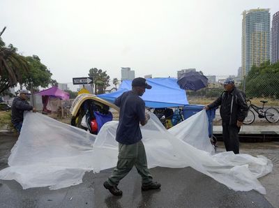 Nestapa Tunawisma di California Saat Badai Hilary Menerjang