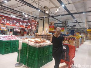 Pelanggan Ini Puas Beli Anggur Murah Meriah di Transmart Full Day Sale